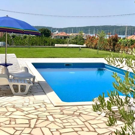 Apartments Teo Trogir Bagian luar foto