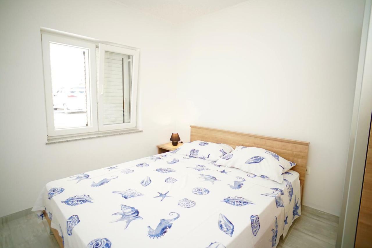 Apartments Teo Trogir Bagian luar foto