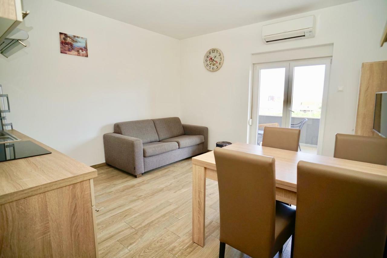 Apartments Teo Trogir Bagian luar foto